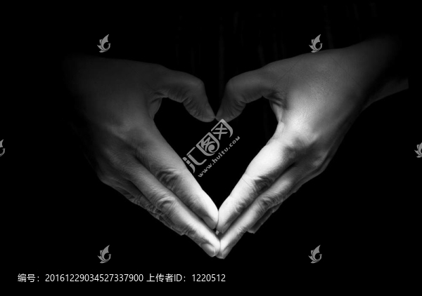 手團(tuán)結(jié)象征愛情的海誓山盟