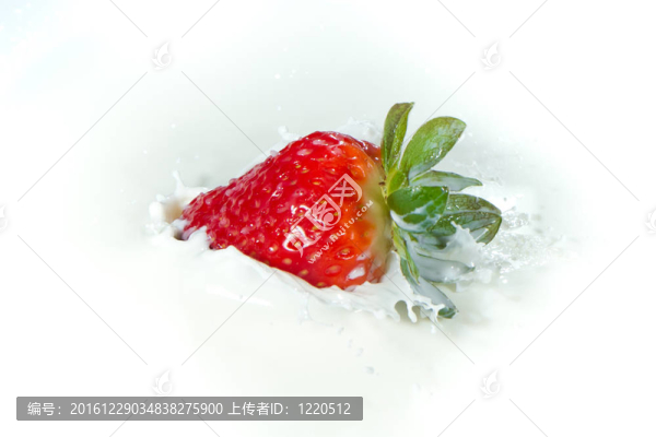 草莓濺奶