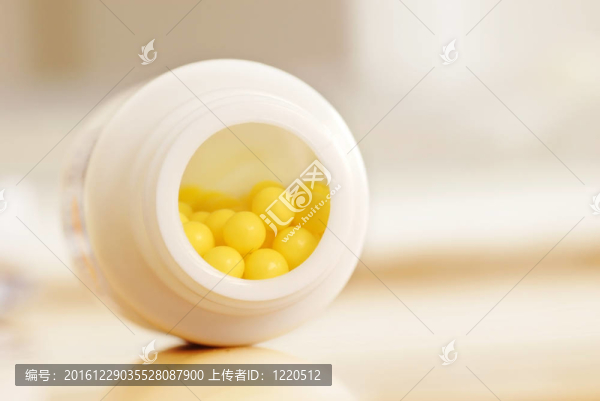 黃色糖衣藥片