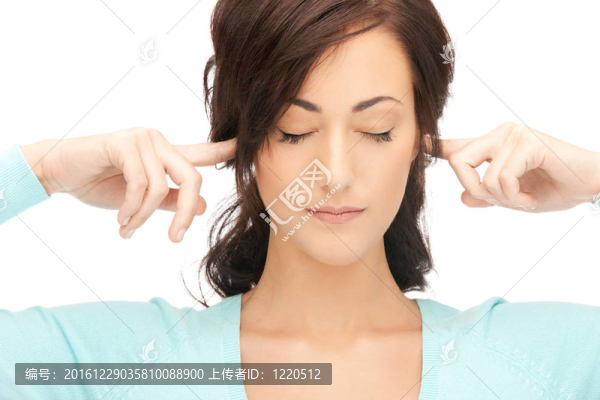 戴著耳朵的女人