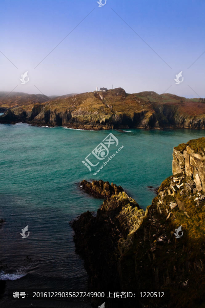 愛爾蘭海岸線懸崖景觀色彩濃厚
