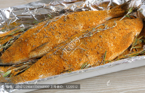 用香料和藥草制成的鯡魚(yú)