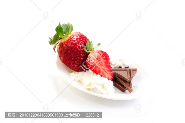 草莓；奶油和巧克力