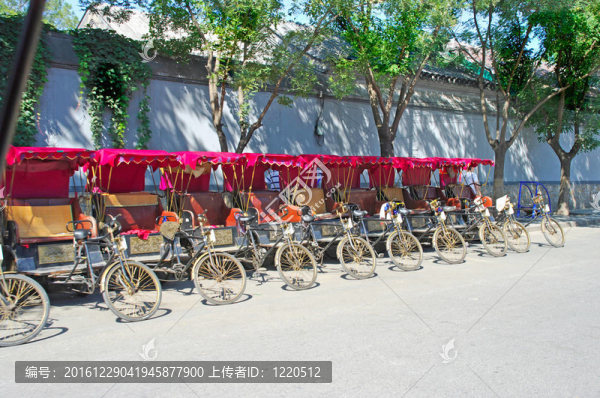 停車場的三輪車