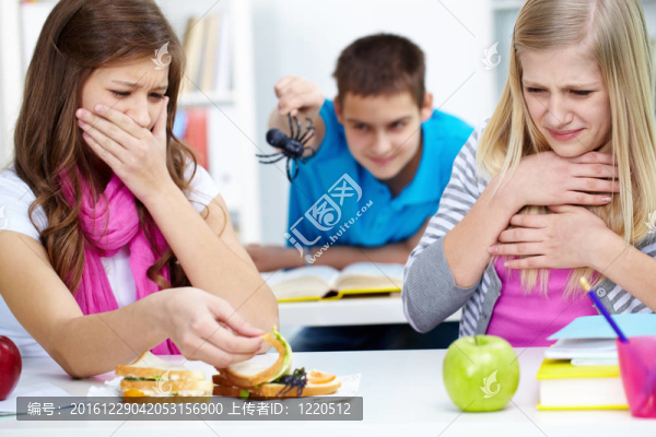 厭惡-匯圖網(wǎng) www.fosd68.com 厭惡