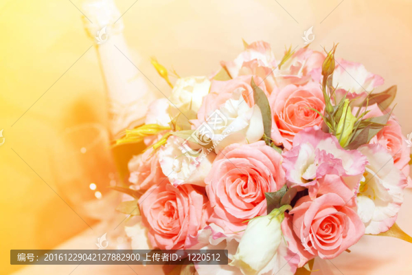 結(jié)婚戒指和花