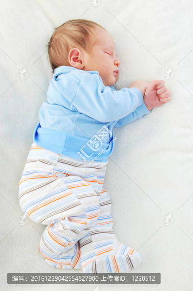 新生的嬰兒
