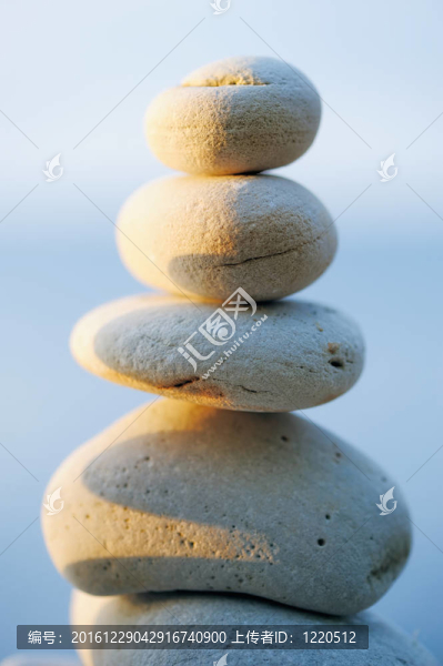 白色垂直