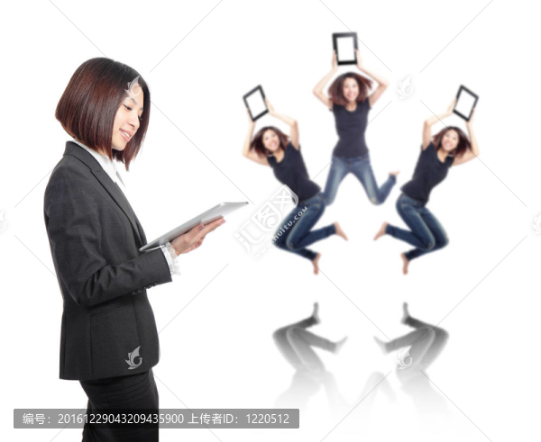 商業(yè)女性用平板電腦微笑