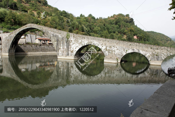 Ponte,della,Maddalena在Serchio。托斯卡納。惡魔之橋