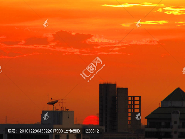 曼谷紅日落；在泰國