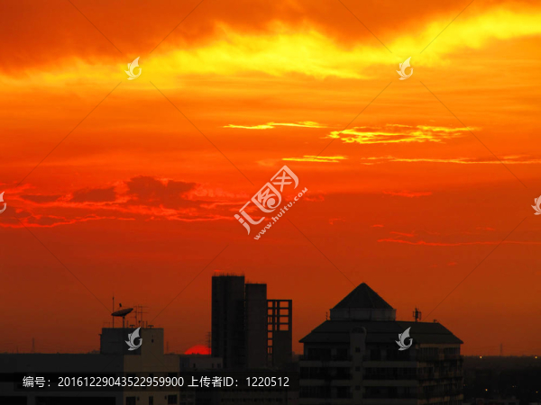 曼谷紅日落；在泰國