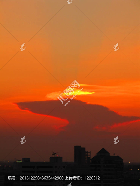 曼谷紅日落；在泰國(guó)