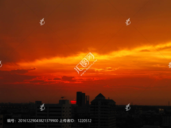 曼谷紅日落；在泰國