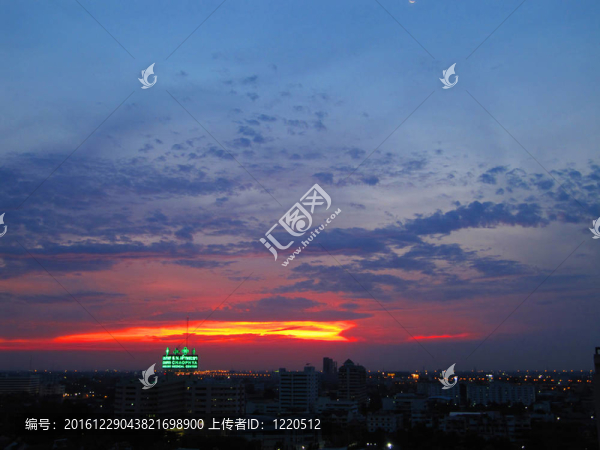 曼谷紅日落；在泰國(guó)