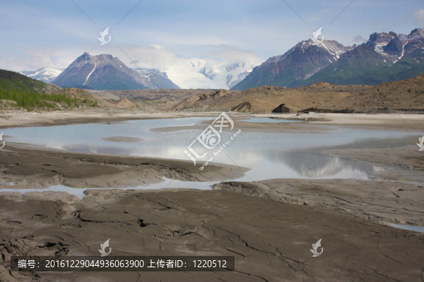 小的湖