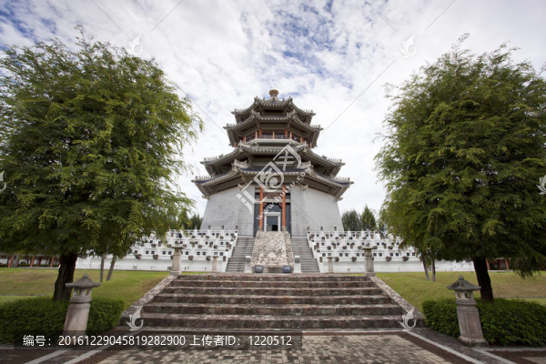 白色的塔