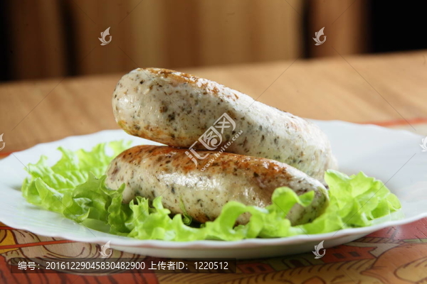 兩盤香腸