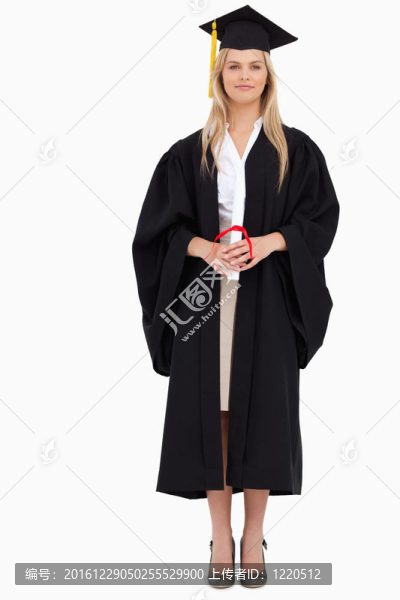 金發(fā)女學(xué)生畢業(yè)長(zhǎng)袍