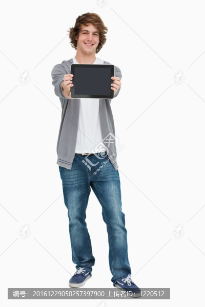 男學(xué)生展示觸摸屏