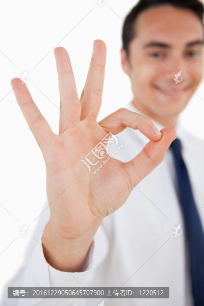 接近一個(gè)人批準(zhǔn)