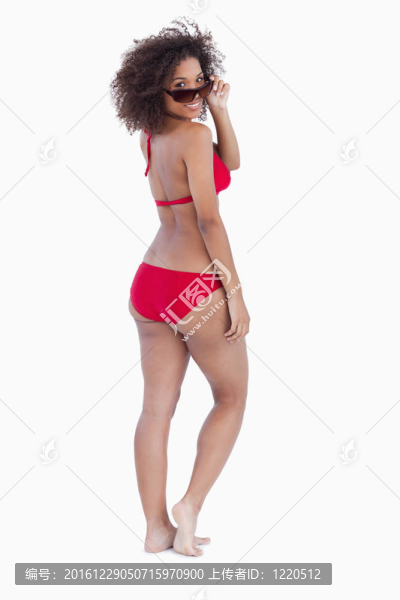 微笑的女人回頭