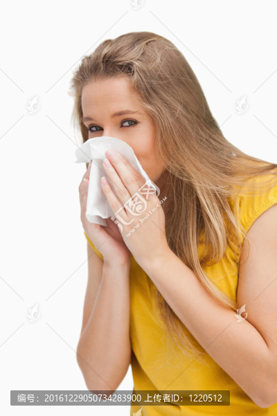 一個(gè)金發(fā)女人吹的肖像