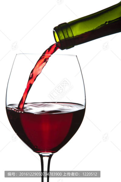 紅酒倒入玻璃隔離
