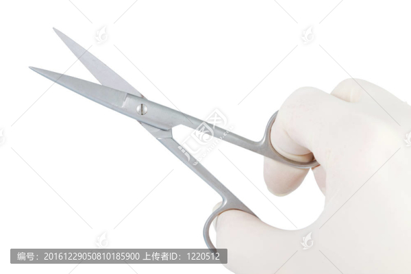一方面用剪刀