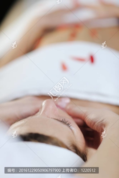 美麗的年輕女子