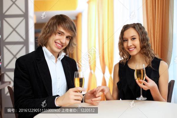 在餐廳與shampagne夫婦