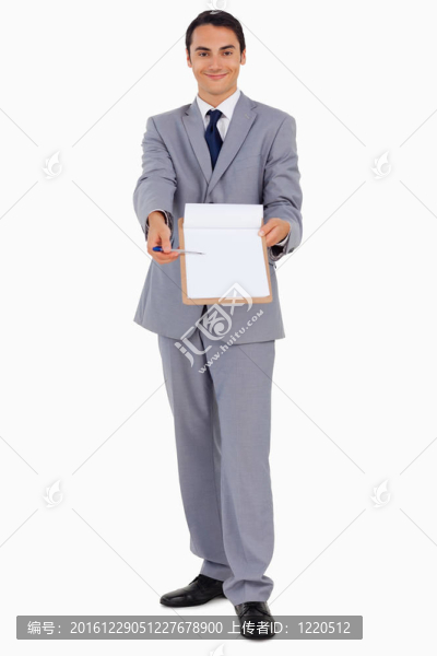 一個(gè)顯示文件的英俊男人的肖像