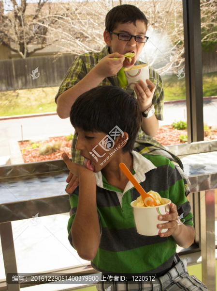 吃Frozen,Yogurt