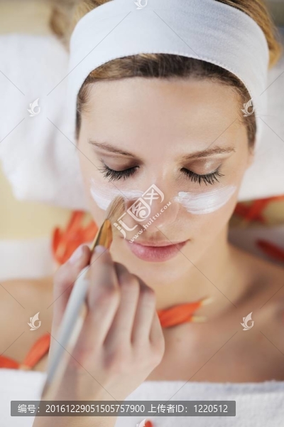 美麗的年輕女子