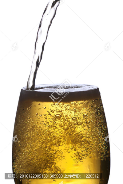 啤酒杯。