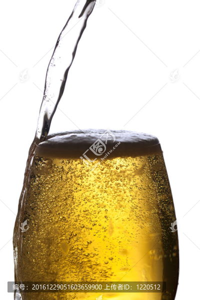 啤酒杯。