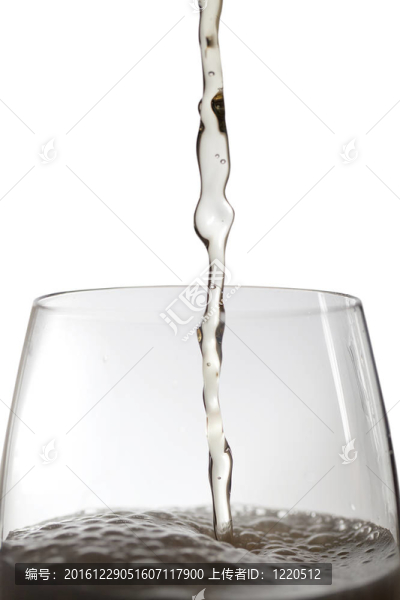 啤酒杯。