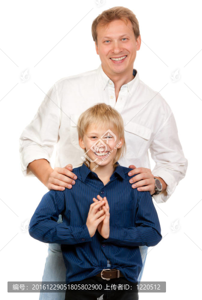 父親和兒子在工作室的肖像