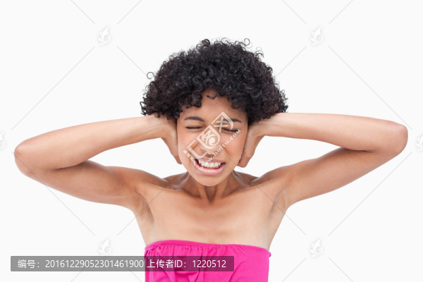 青少年受不了噪音
