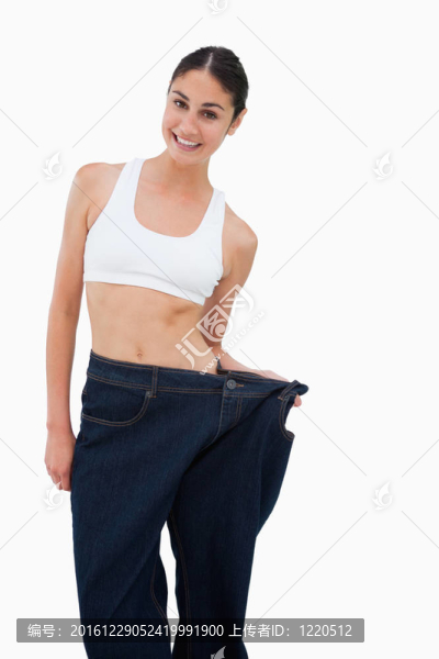 快樂的女人失去了很多的重量