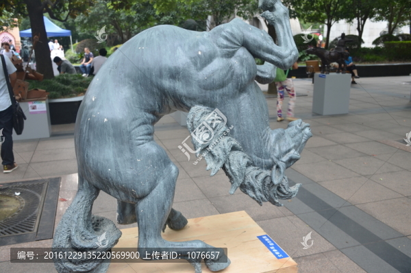 馬雕塑
