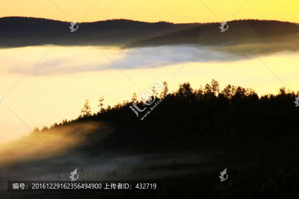 山巒云海