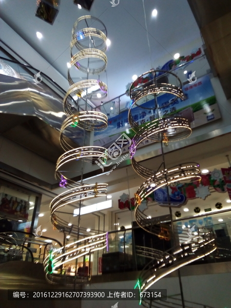 商場(chǎng)內(nèi)景