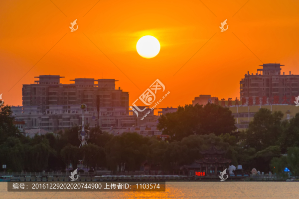 大明湖日落