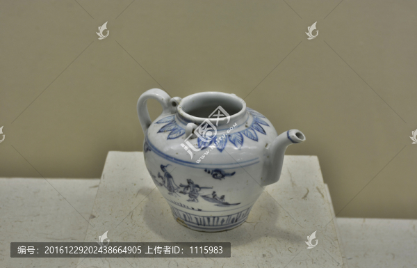 明朝景德鎮(zhèn)窯青花人物紋壺