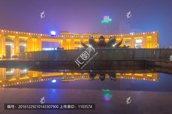 泉城廣場(chǎng)夜景