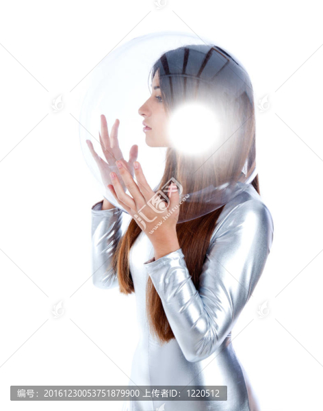黑發(fā)女人輪廓的銀色玻璃頭盔