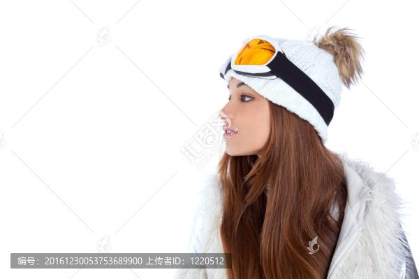 印度的黑發(fā)女孩雪的冬季毛皮帽
