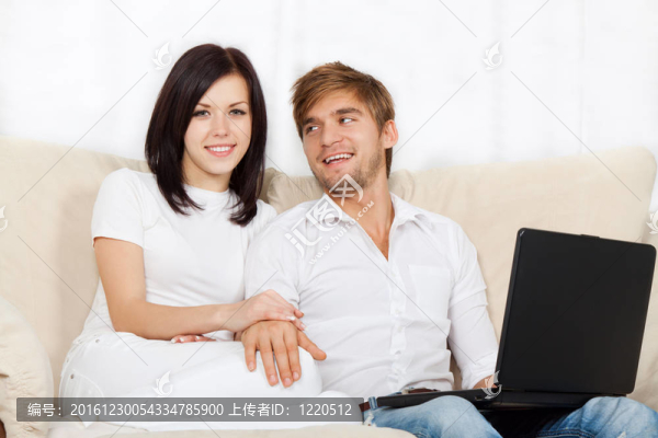 年輕的夫婦
