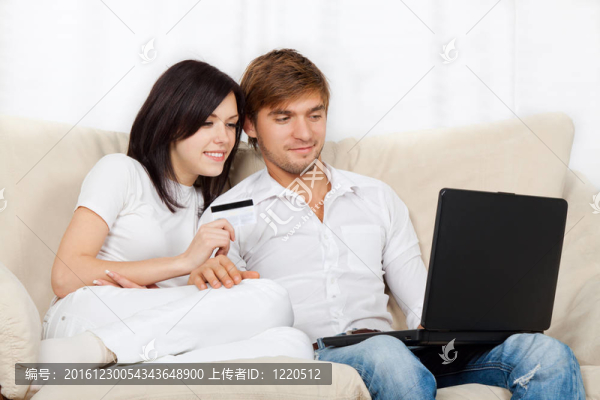 年輕的夫婦